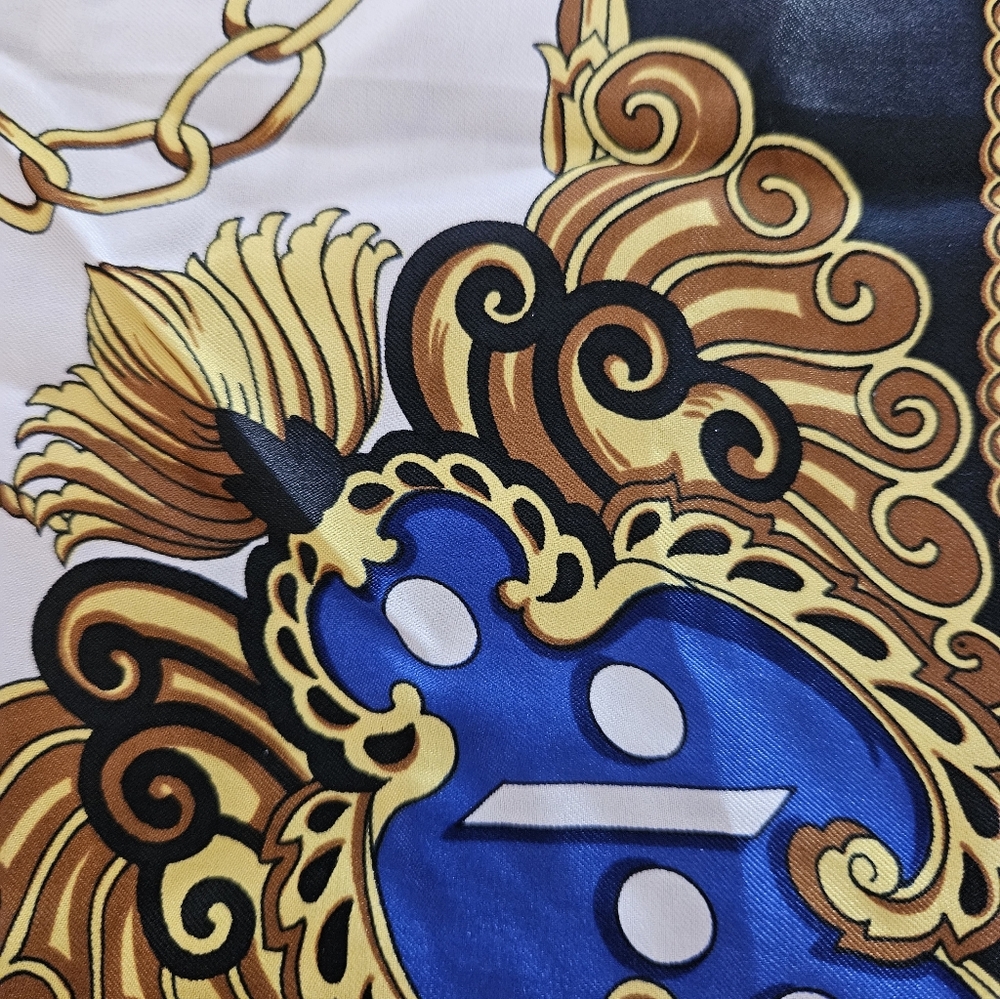 STUNNING ☆ Vintage Scarf, Size 25"x25", Gorgeous! - Picture 3 of 4